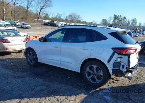 2023 Ford Escape St-Line z USA, uszkodzony, nr VIN 1FMCU0MN7PUA13110